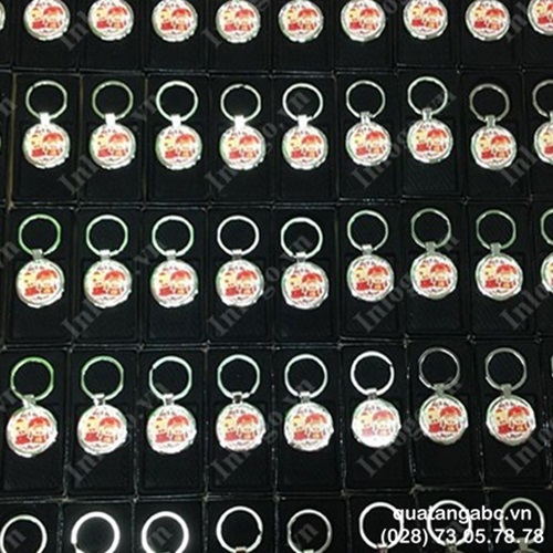 In móc khóa huy hiệu in moc khoa huy hieu