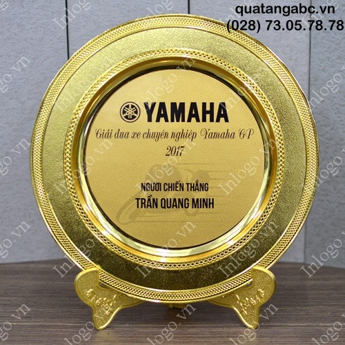 Dĩa kim loại YAMAHA - Giải đua xe chuyên nghiệp